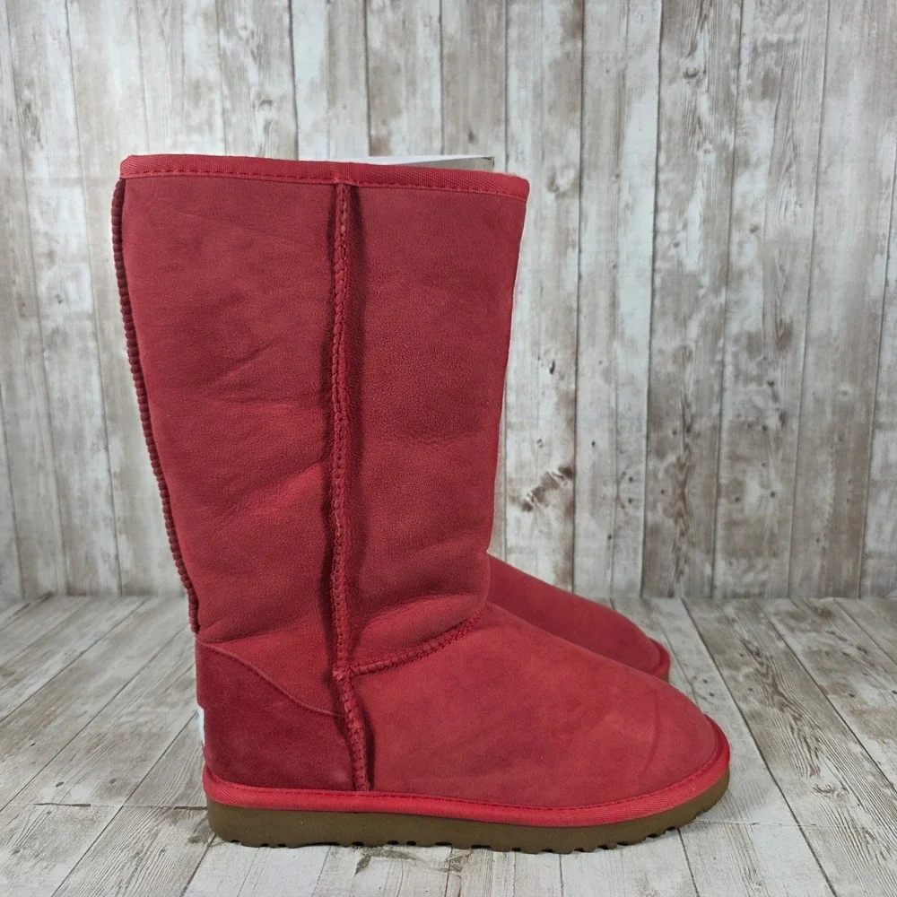 UGG Australia‎ Classic Tall II Red Suede Sheepskin Winter Boots Womens 8